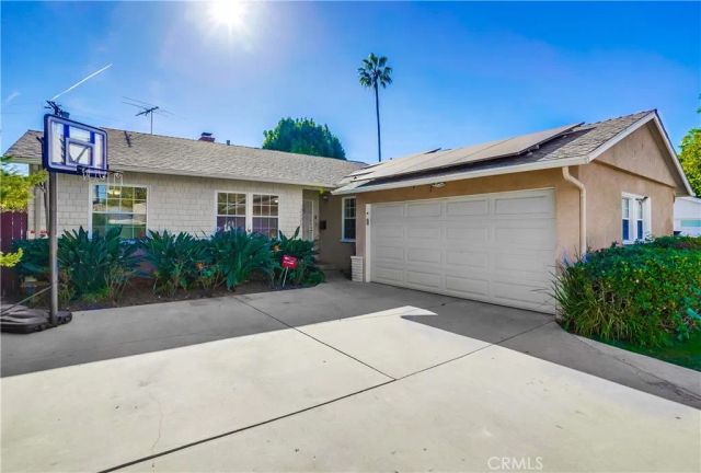 12528 Albers Street, Valley Village, CA 91607