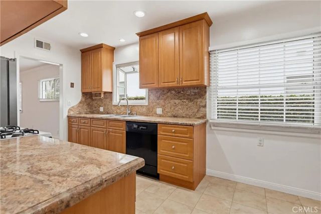 12528 Albers Street, Valley Village, CA 91607