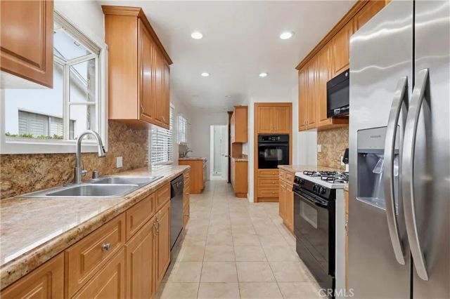 12528 Albers Street, Valley Village, CA 91607