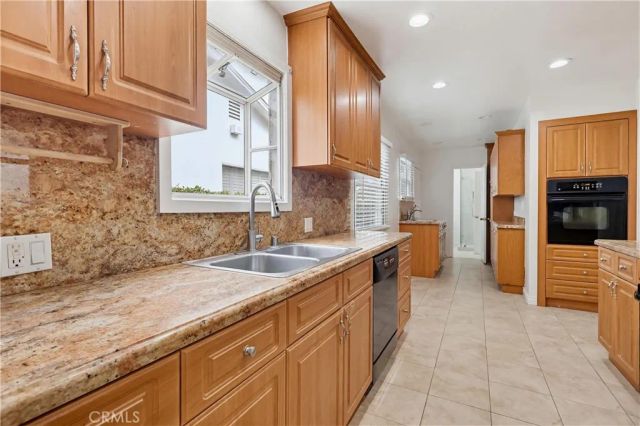 12528 Albers Street, Valley Village, CA 91607