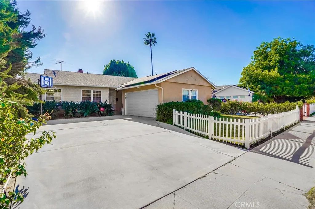 12528 Albers Street, Valley Village, CA 91607