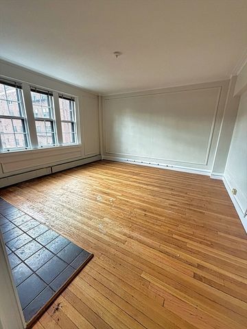 988 Memorial Dr 386, Cambridge, MA 02138