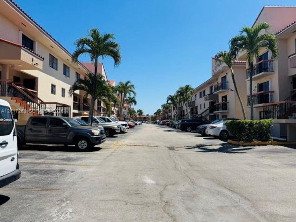 5650 W 26th Ct 206, Hialeah, FL 33016