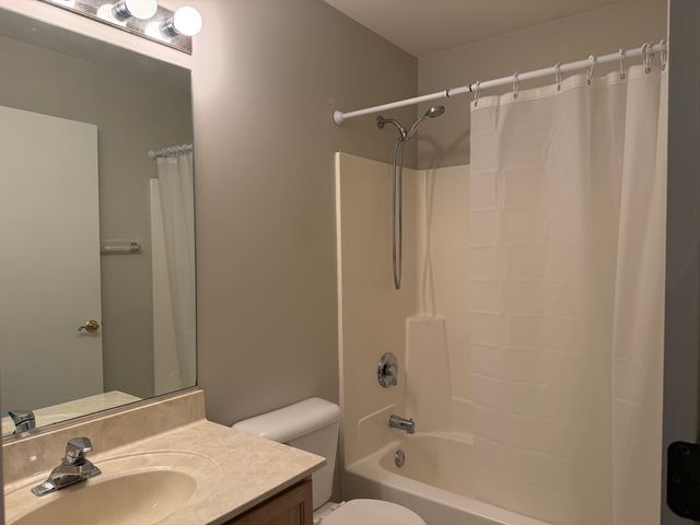 11717 S Derby Lane, Plainfield, IL 60585