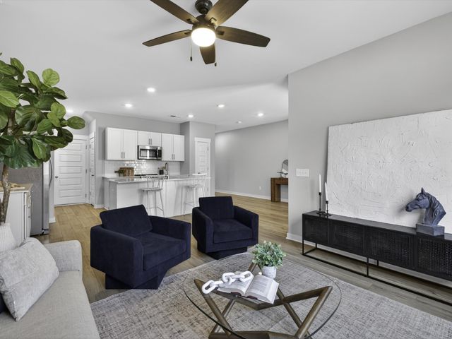 2166 Nectar Ln, Columbia, TN 38401