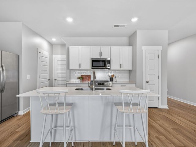 2166 Nectar Ln, Columbia, TN 38401