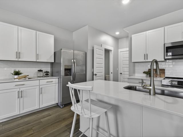 2166 Nectar Ln, Columbia, TN 38401