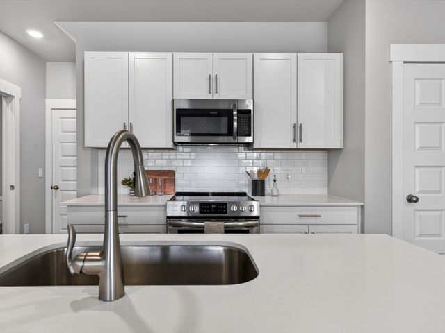 2166 Nectar Ln, Columbia, TN 38401