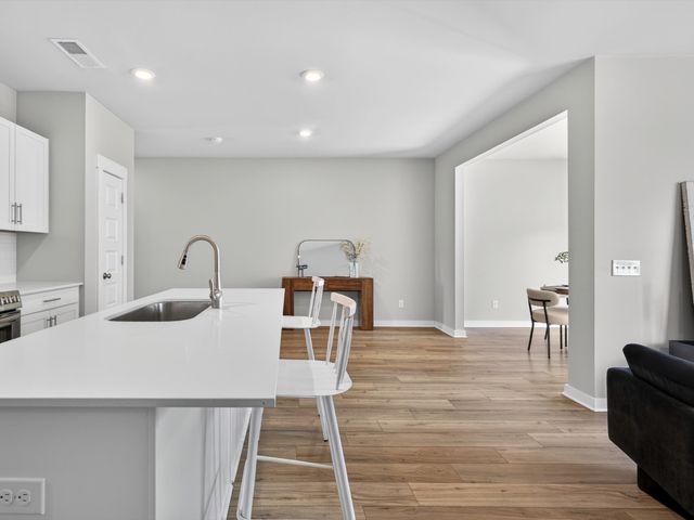 2166 Nectar Ln, Columbia, TN 38401