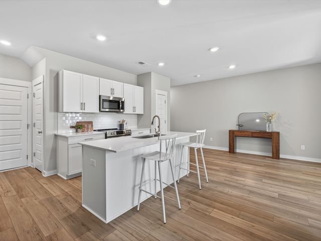 2166 Nectar Ln, Columbia, TN 38401