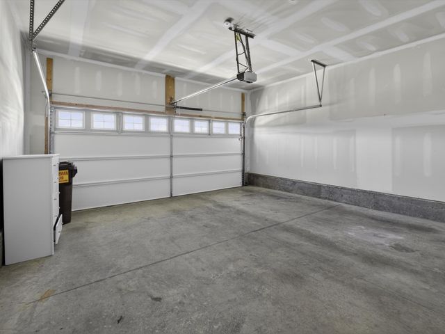 2166 Nectar Ln, Columbia, TN 38401