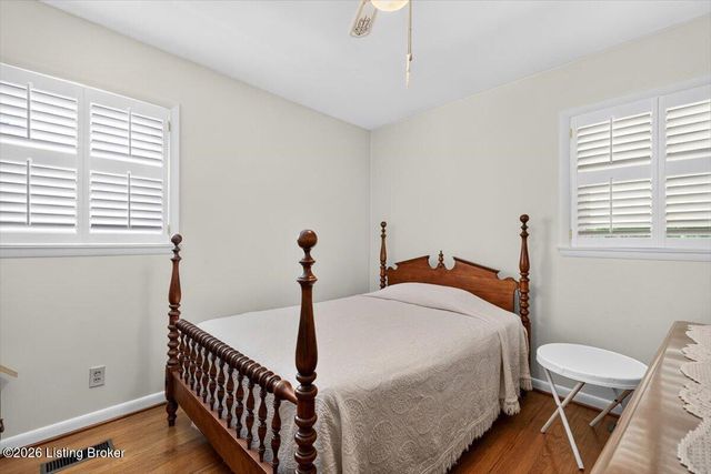 5610 Jeanine Dr, Louisville, KY 40219