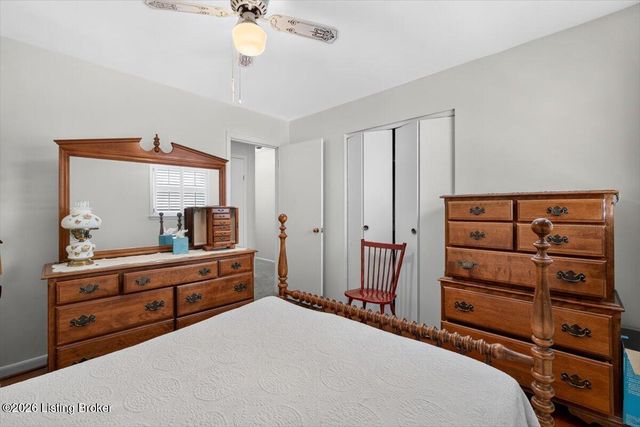 5610 Jeanine Dr, Louisville, KY 40219