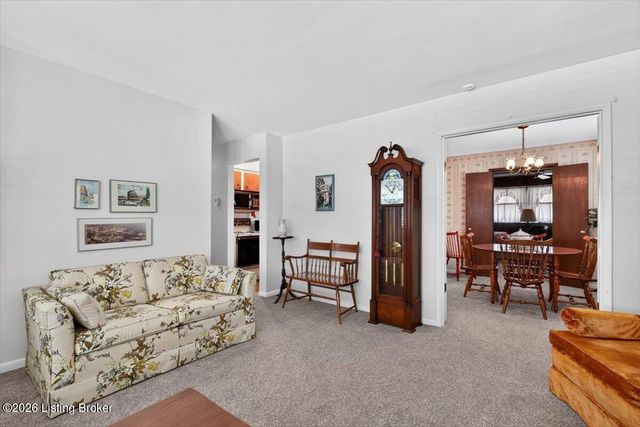 5610 Jeanine Dr, Louisville, KY 40219