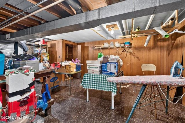 5610 Jeanine Dr, Louisville, KY 40219
