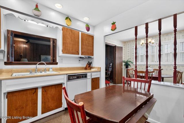 5610 Jeanine Dr, Louisville, KY 40219