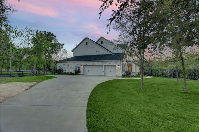 4902 Brazos Lakes Drive, Richmond, TX 77469