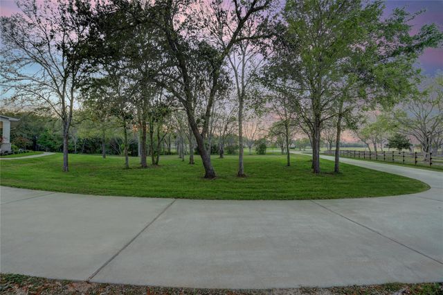 4902 Brazos Lakes Drive, Richmond, TX 77469