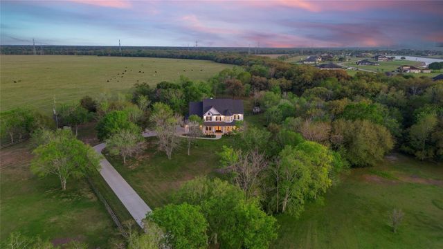 4902 Brazos Lakes Drive, Richmond, TX 77469