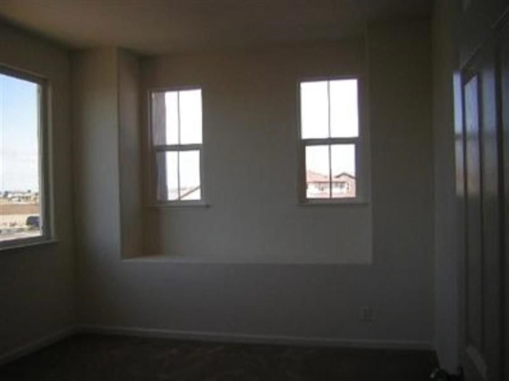 Image 8 of property listing at 15220 Torrey Pines Circle, Chowchilla, CA 93610