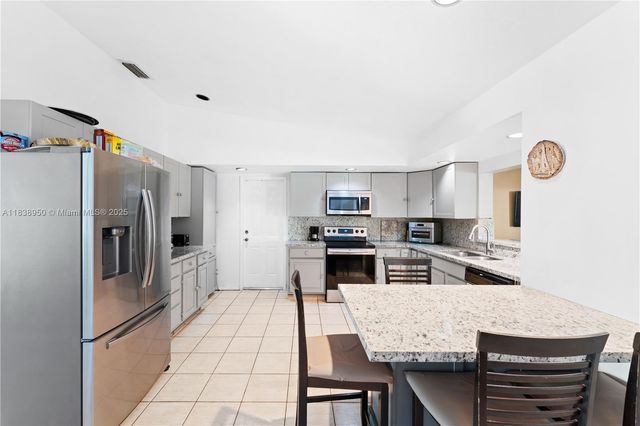 21505 SW 97th Ct, Cutler Bay, FL 33189