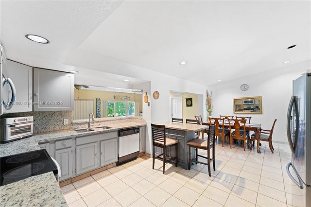 21505 SW 97th Ct, Cutler Bay, FL 33189
