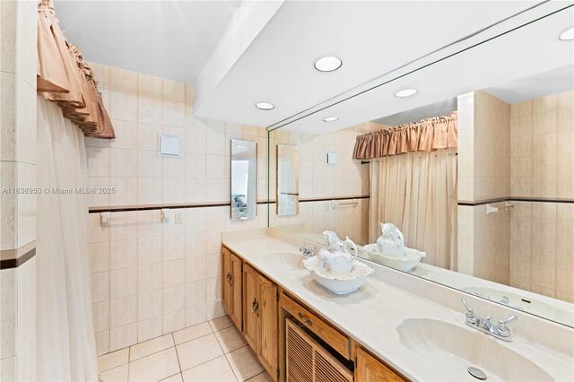 21505 SW 97th Ct, Cutler Bay, FL 33189