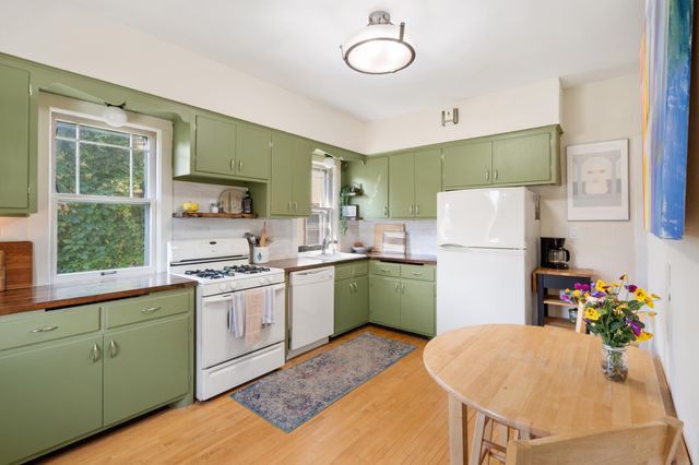 4137 Columbus Avenue S, Minneapolis, MN 55407