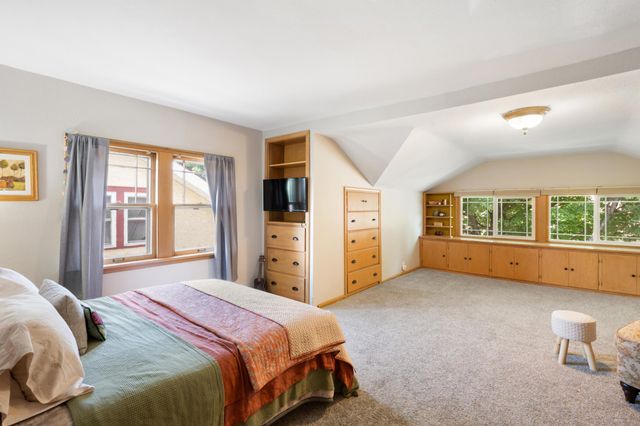 4137 Columbus Avenue S, Minneapolis, MN 55407