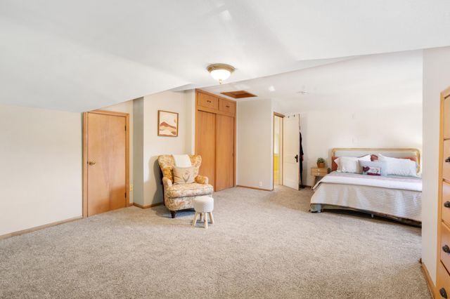 4137 Columbus Avenue S, Minneapolis, MN 55407