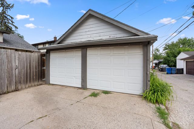 4137 Columbus Avenue S, Minneapolis, MN 55407