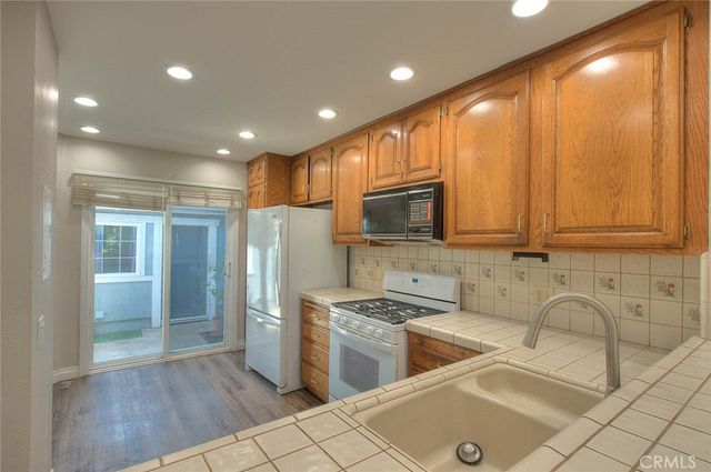 700 E Lake Drive E 7, Orange, CA 92866