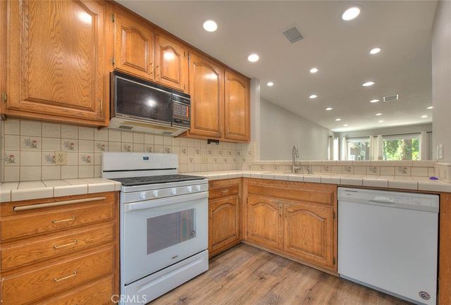 700 E Lake Drive E 7, Orange, CA 92866