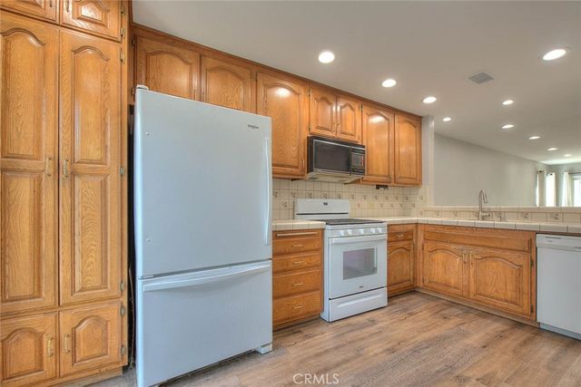 700 E Lake Drive E 7, Orange, CA 92866