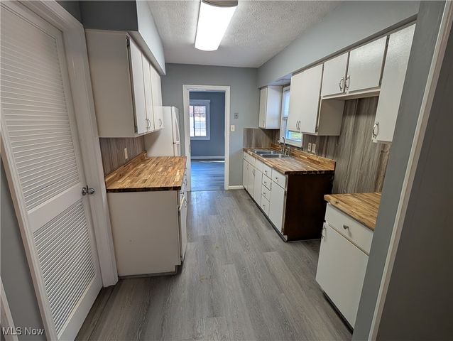 2289 Bailey Road, Cuyahoga Falls, OH 44221