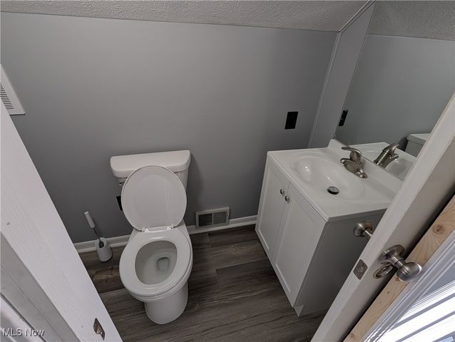 2289 Bailey Road, Cuyahoga Falls, OH 44221