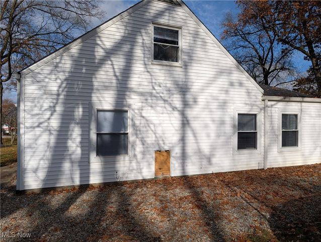 2289 Bailey Road, Cuyahoga Falls, OH 44221