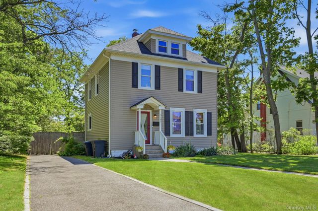 185 Cedar Avenue, Patchogue, NY 11772