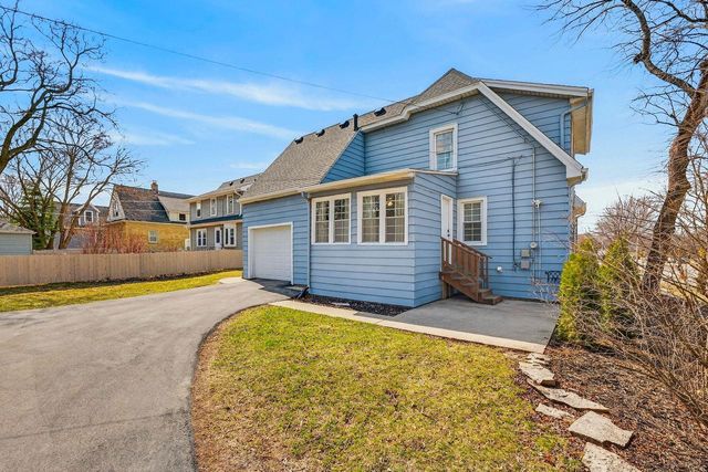 656 N 99th STREET, Wauwatosa, WI 53226