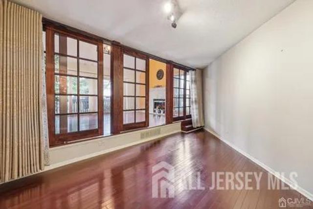 232 Westgate Drive, Edison, NJ 08820