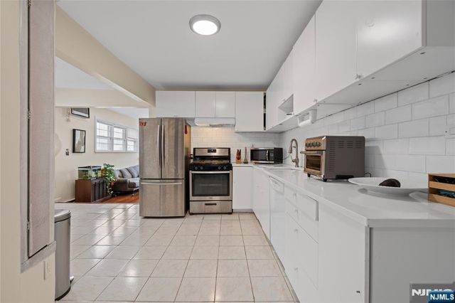 323 John Street, Harrison, NJ 07029