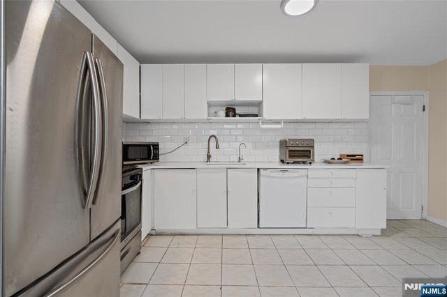 323 John Street, Harrison, NJ 07029