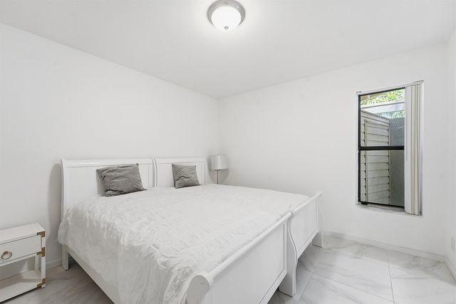 602 Executive Center Drive Unit 105, West Palm Beach, FL 33401