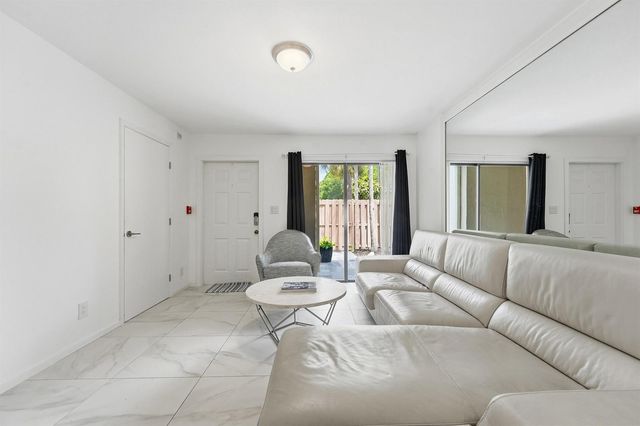 602 Executive Center Drive Unit 105, West Palm Beach, FL 33401