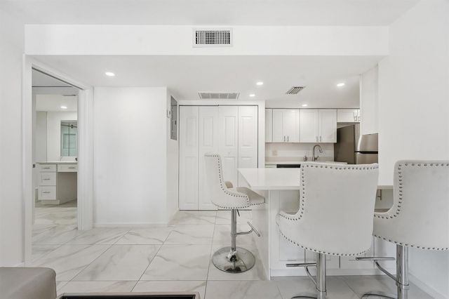 602 Executive Center Drive Unit 105, West Palm Beach, FL 33401