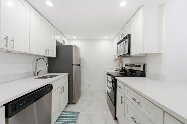 602 Executive Center Drive Unit 105, West Palm Beach, FL 33401