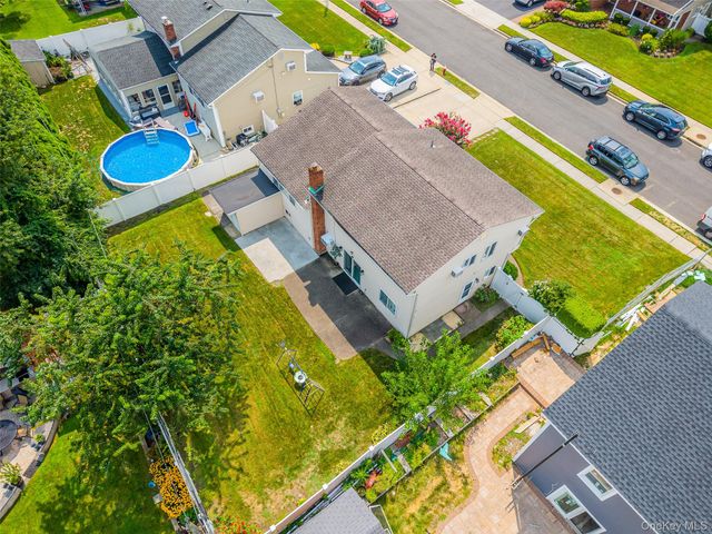 16 Hunt Place, Bethpage, NY 11714