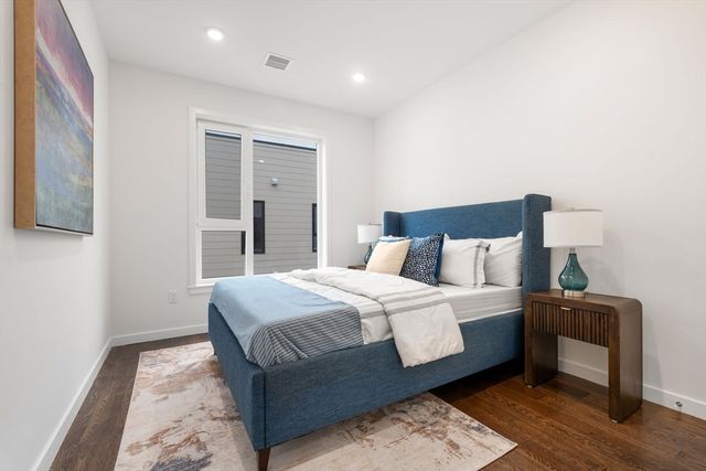 267 Old Colony 313, Boston, MA 02127