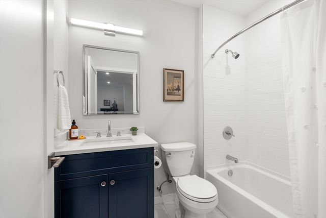 267 Old Colony 313, Boston, MA 02127