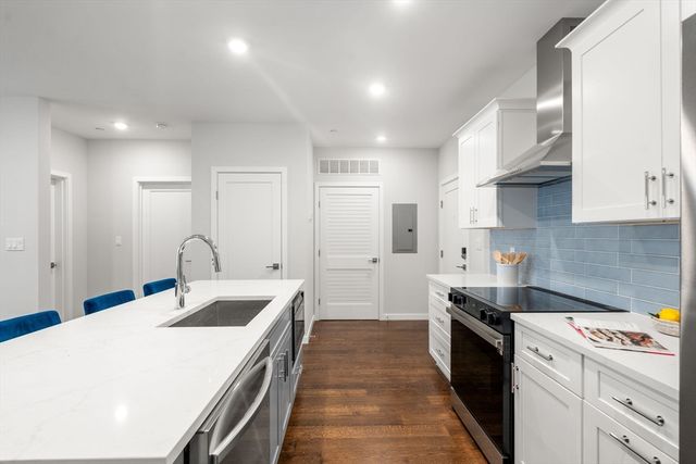 267 Old Colony 313, Boston, MA 02127